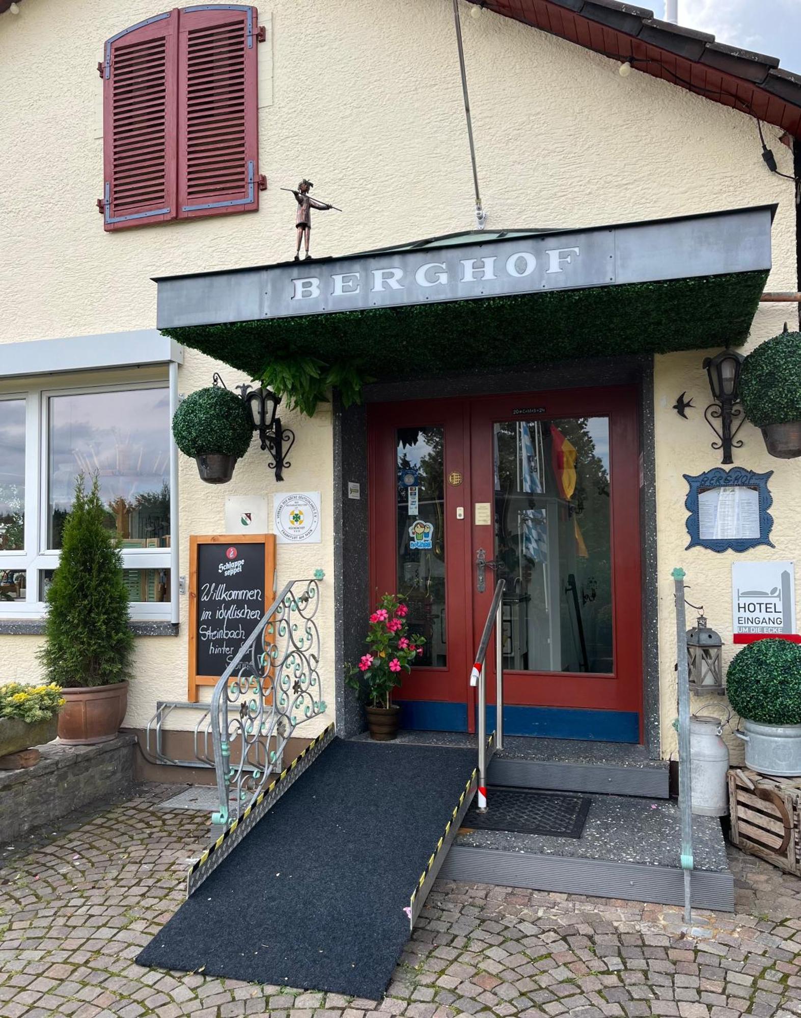 Hotel-Restaurant Berghof Johannesberg Eksteriør billede